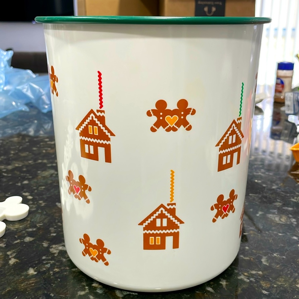 Vintage Tupperware Cookie Keep and Cutters